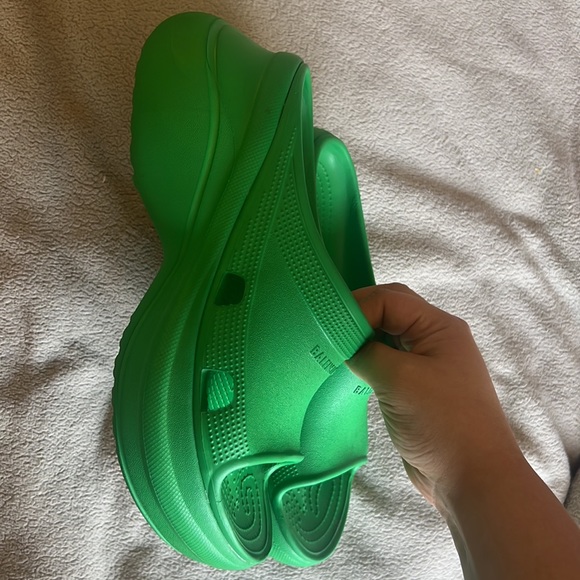 Balenciaga crocs In green size 9 / 39 - Picture 4 of 5